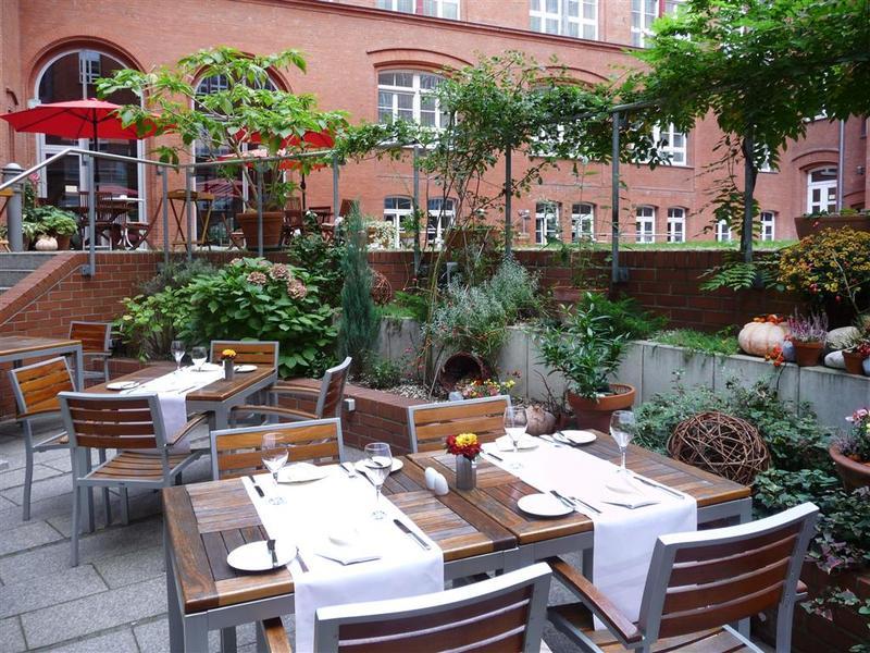 Hotel Berlin Ostbahnhof Екстериор снимка