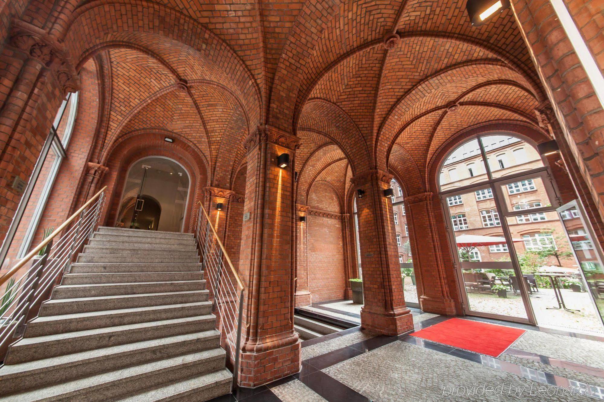 Hotel Berlin Ostbahnhof Екстериор снимка