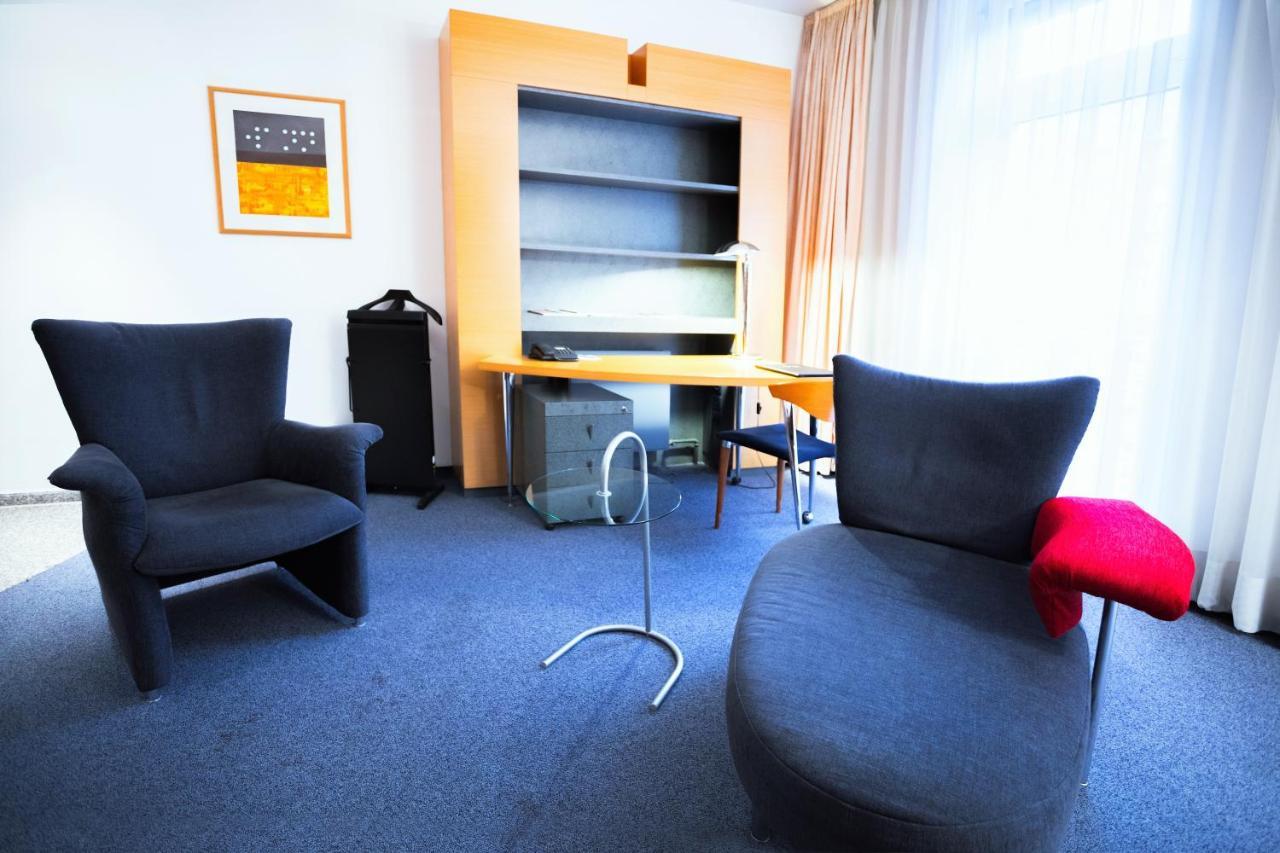 Hotel Berlin Ostbahnhof Екстериор снимка