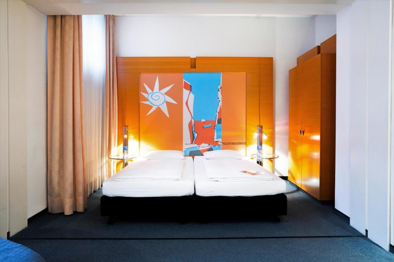 Hotel Berlin Ostbahnhof Екстериор снимка