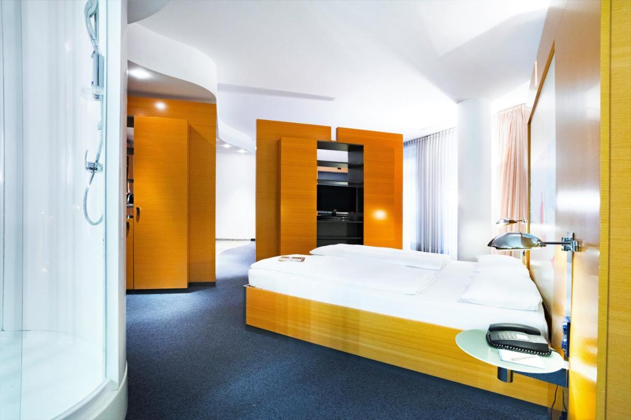 Hotel Berlin Ostbahnhof Екстериор снимка