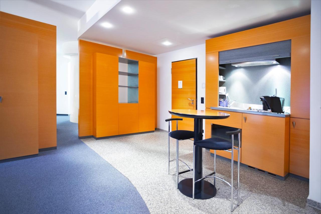 Hotel Berlin Ostbahnhof Екстериор снимка