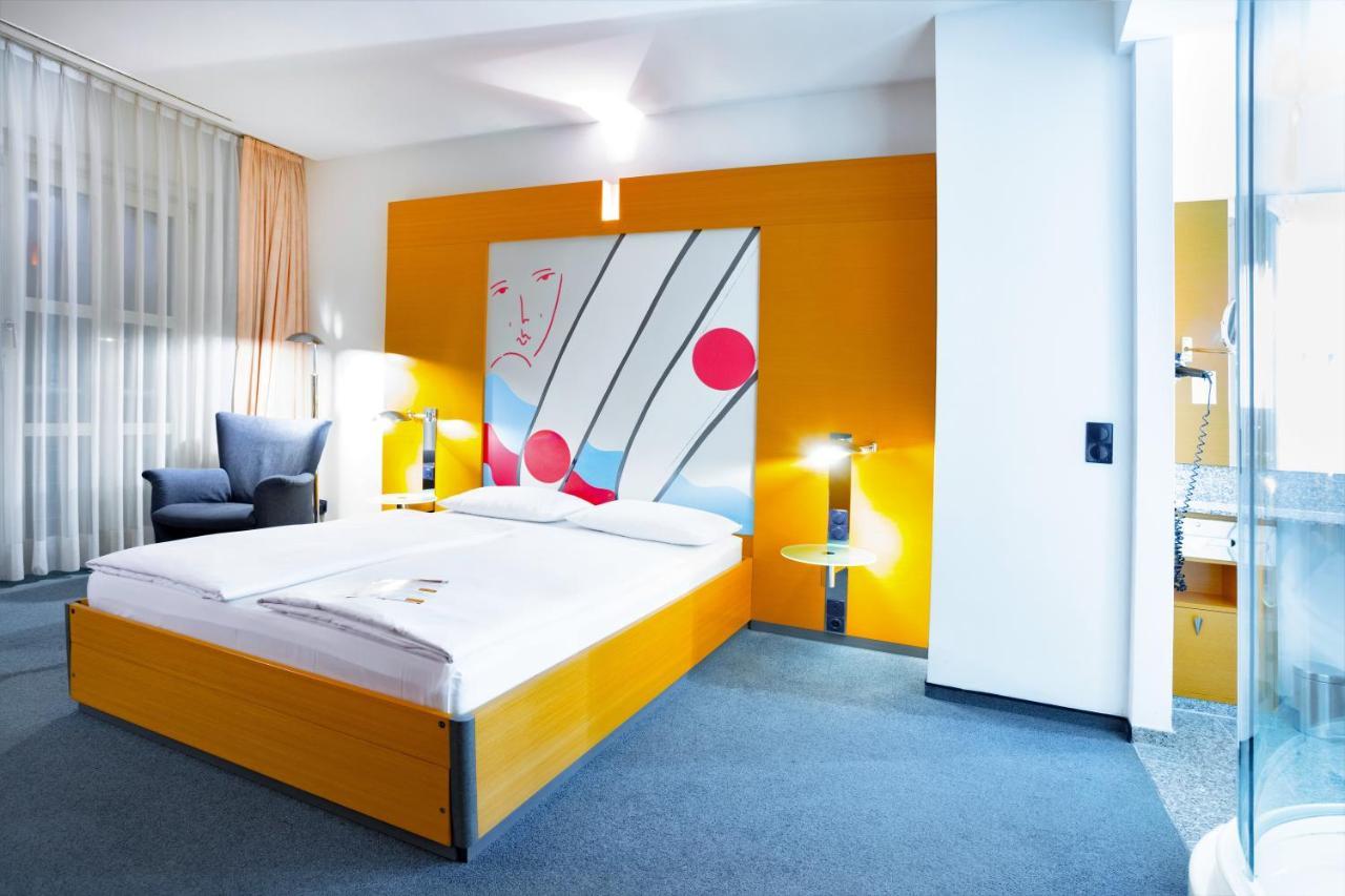 Hotel Berlin Ostbahnhof Екстериор снимка