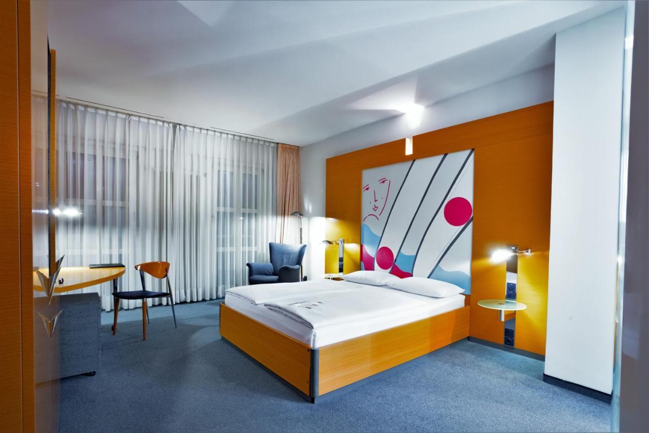 Hotel Berlin Ostbahnhof Екстериор снимка