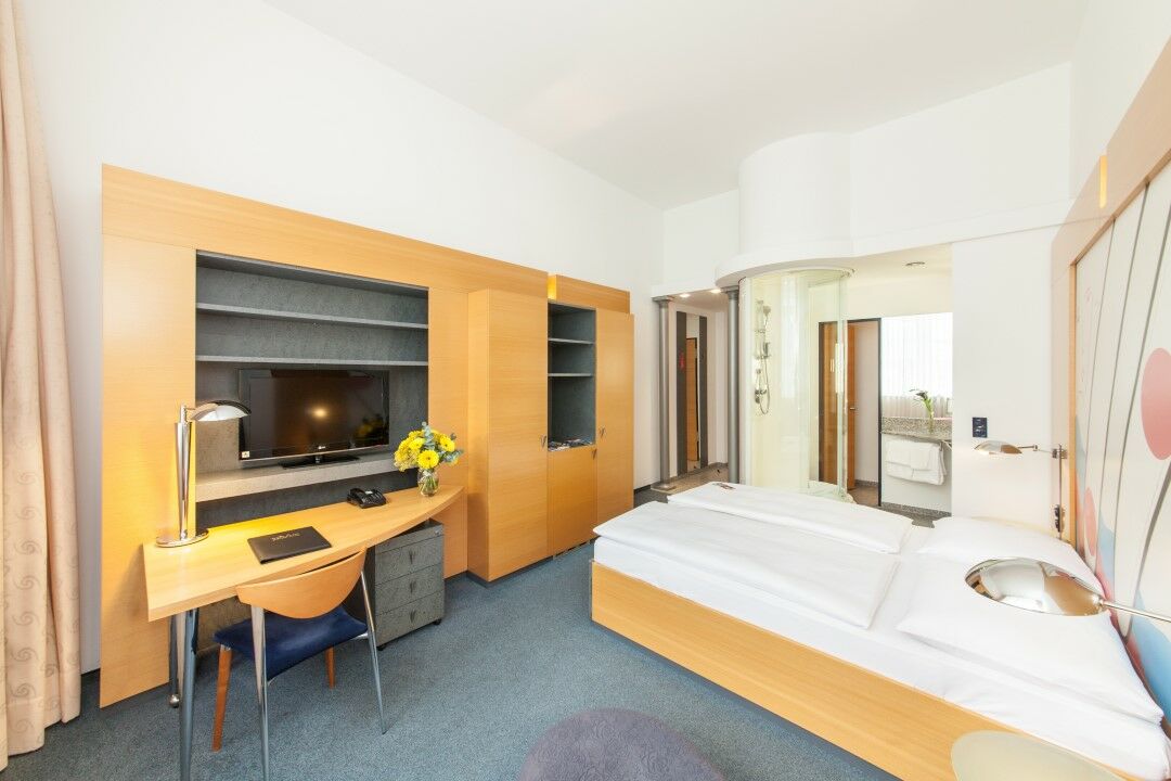 Hotel Berlin Ostbahnhof Екстериор снимка