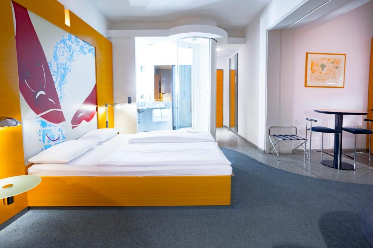 Hotel Berlin Ostbahnhof Екстериор снимка